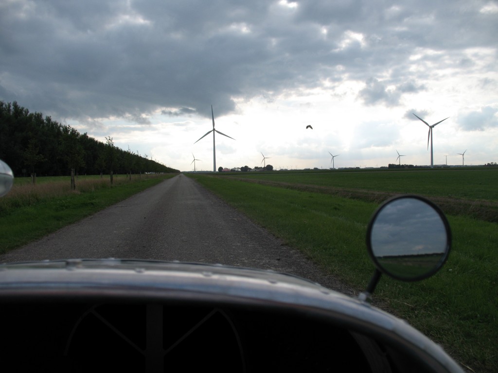 Photo taken from an Alleweder A4 on a farm road approaching Harderwijk